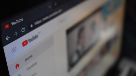 con-karampelas-1178812-unsplash (1)