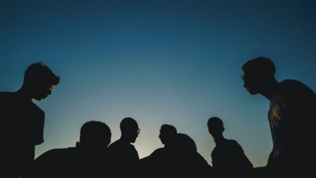 Реєстрація на онлайн-презентацію посібника про підлітків